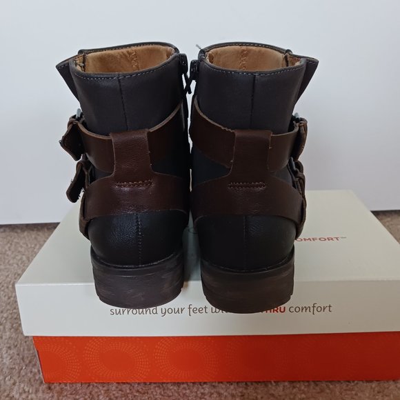 Boots - Picture 5 of 5